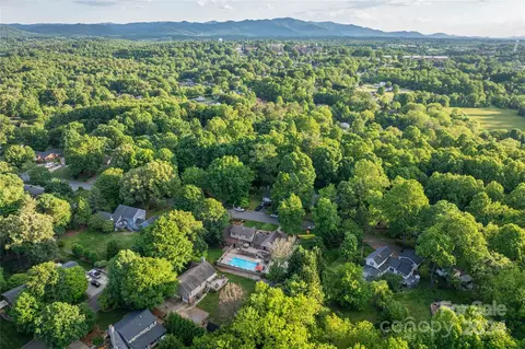 300 Castlegate Dr, Morganton, NC 28655 photo 35