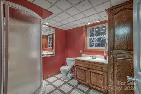 300 Castlegate Dr, Morganton, NC 28655 photo 28