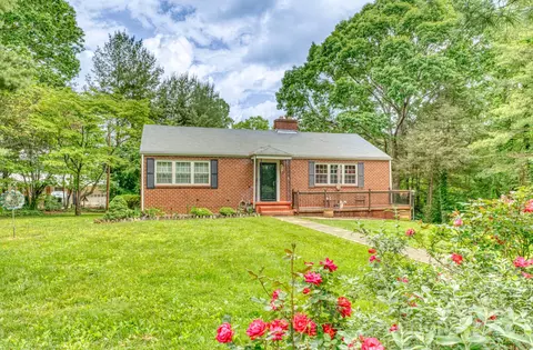 10 Sherwood Rd, Asheville, NC 28805