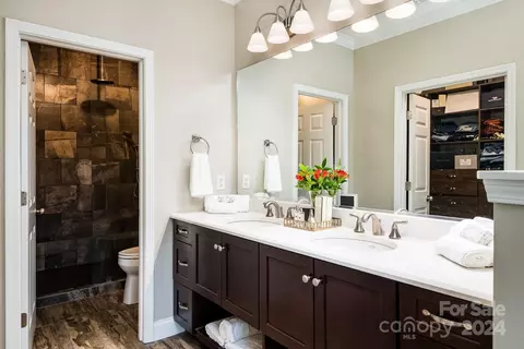 Bath - 860 Jetton 64 St #64, Davidson, NC 28036 photo 1 of 4