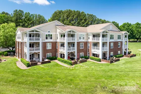 Exterior - 860 Jetton 64 St #64, Davidson, NC 28036 photo 5 of 7