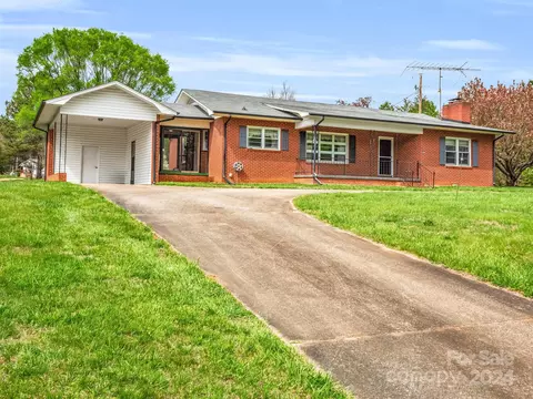 500 Padgett Rd, Union Mills, NC 28167