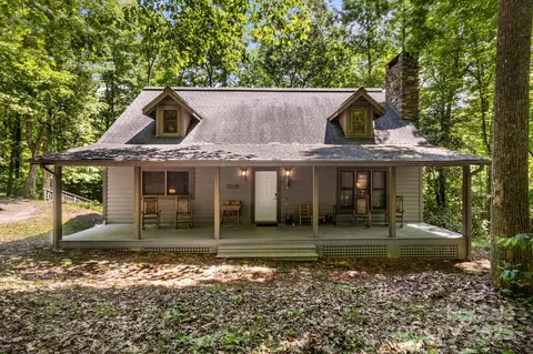 44 Orchard Mountain Rd, Saluda, NC 28773