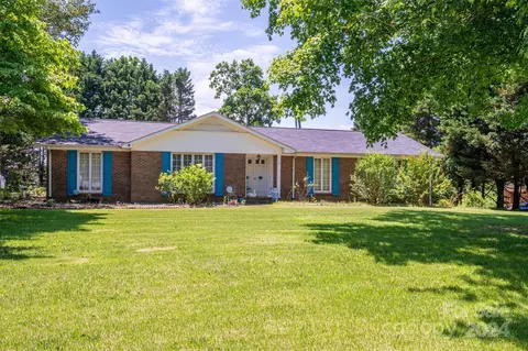 1038 E 23rd St, Newton, NC 28658