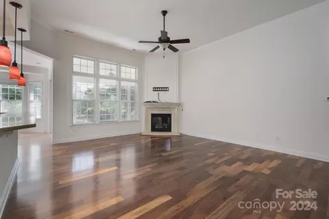 Living - 640 Quicksilver Trl, Fort Mill, SC 29708 photo 3 of 4