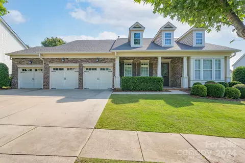 640 Quicksilver Trl, Fort Mill, SC 29708