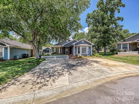 2915 Peachwood Ct, Fort Mill, SC 29715