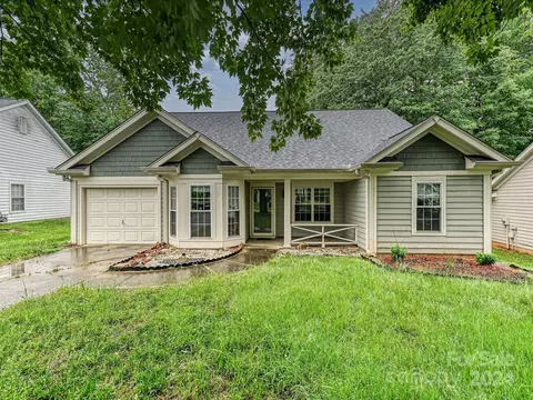 360 Cedarcroft Dr, Mooresville, NC 28115