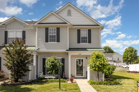 4215 Center Place Dr, Harrisburg, NC 28075