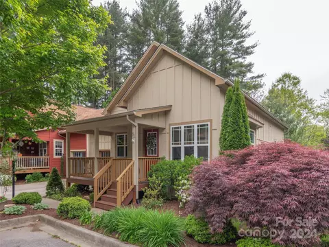 52 Sapling Ln, Waynesville, NC 28786