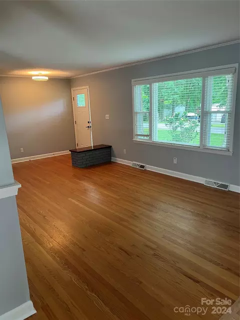 Living - 1007 3rd Se St SE, Conover, NC 28613 photo 1 of 3