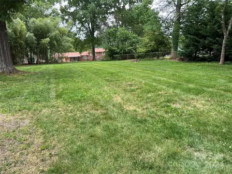 Exterior - 1007 3rd Se St SE, Conover, NC 28613 photo 3 of 3