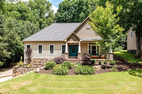 1058 Peachtree Ln, Fort Mill, SC 29715