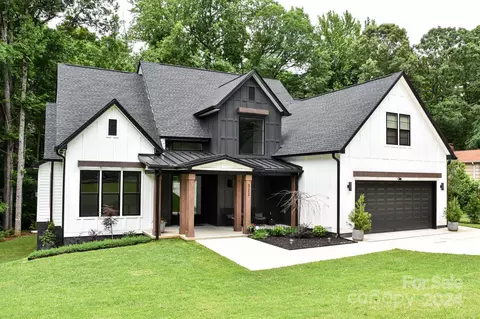 322 Mountainview Dr, Charlotte, NC 28270