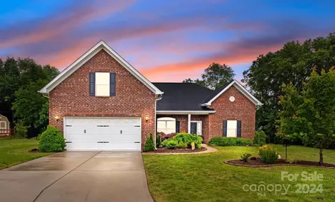 853 Treva Anne Dr, Concord, NC 28027