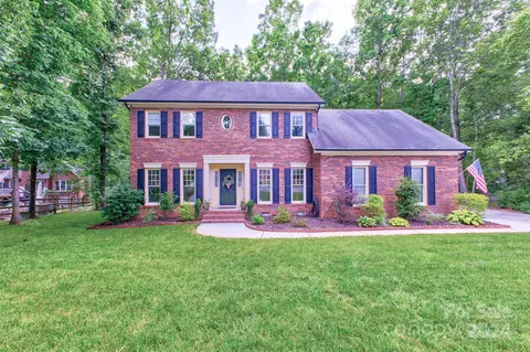 2657 Willowbrook Dr, Matthews, NC 28104