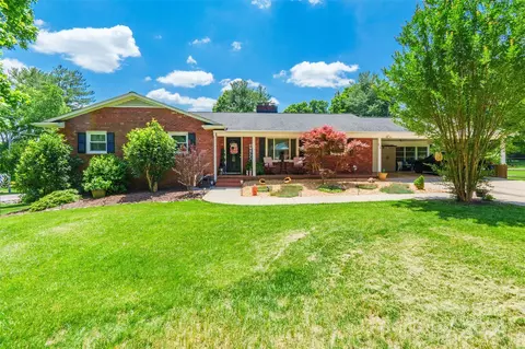 214 Museum Rd, Statesville, NC 28625