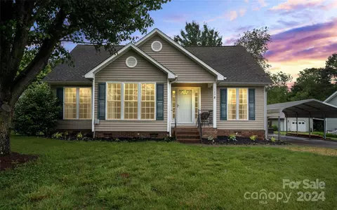 143 Canvasback Rd, Mooresville, NC 28117