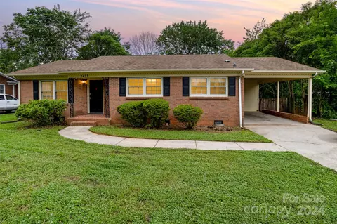2423 Milton Rd, Charlotte, NC 28215