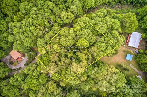 9999 Old Country Rd, Waynesville, NC 28786