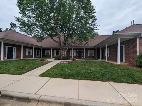 7120 Somerset Springs B Dr #B, Charlotte, NC 28262