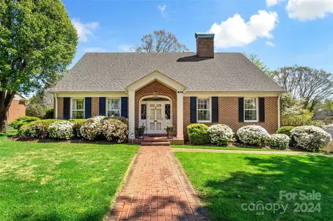 314 N Garden St, Marion, NC 28752
