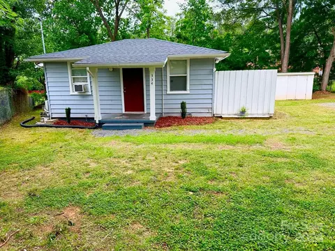 334 Valley St, Mount Holly, NC 28120