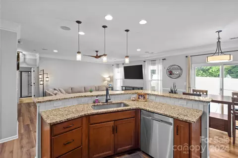 Entry Way - 1022 Baldwin Dr, Lancaster, SC 29720 photo 3 of 6
