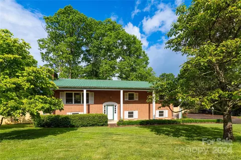 45 Leaf Ln, Clyde, NC 28721