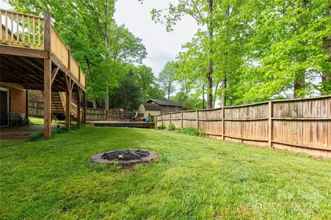 45 Leaf Ln, Clyde, NC 28721 photo 3