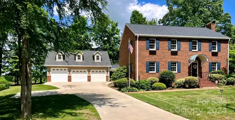161 Hallander Dr, Mocksville, NC 27028