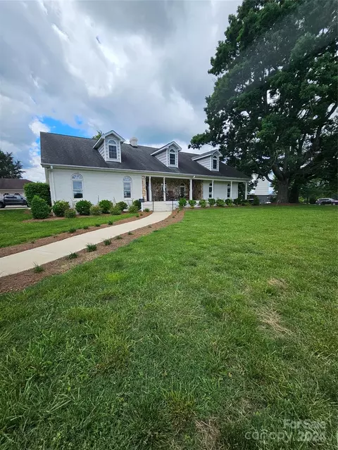 5009 Hemby Rd, Weddington, NC 28104