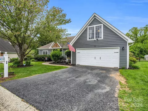28 Slosman Dr, Asheville, NC 28806