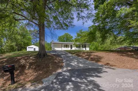 135 Vandalia Rd, Mooresville, NC 28117
