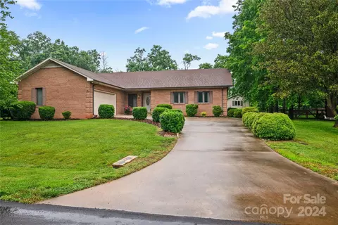 130 Kilmer Ln, Mooresville, NC 28115