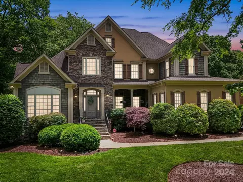 1315 Churchill Downs Dr, Waxhaw, NC 28173