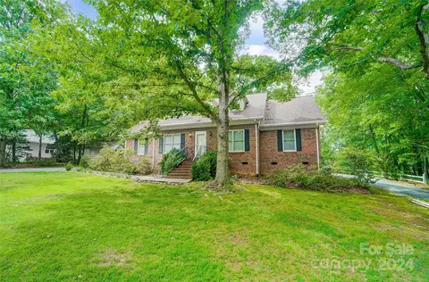 905 Pilgrim Forest Dr, Monroe, NC 28110