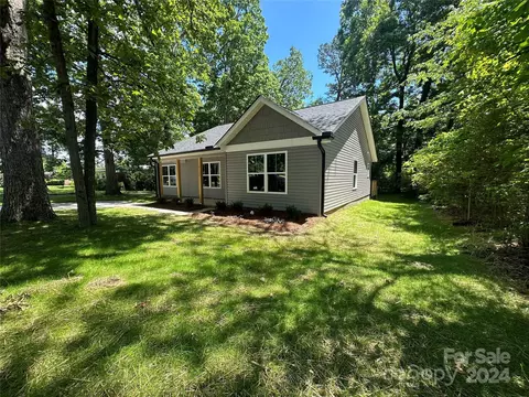 2112 Englewood St, Kannapolis, NC 28083