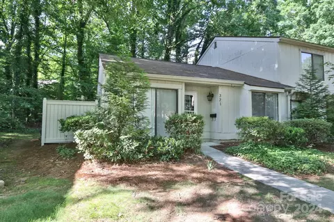 321 Lamplighter Cir, Winston Salem, NC 27104