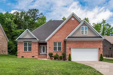 6014 Albiza Dr, Harrisburg, NC 28075