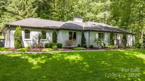 11 Brookside Rd, Asheville, NC 28803