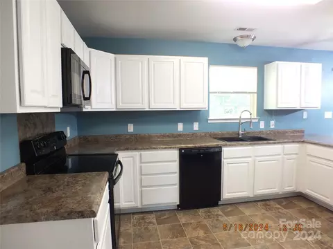 Kitchen - 3077 Georgetown Rd, Lancaster, SC 29720 photo 1 of 3