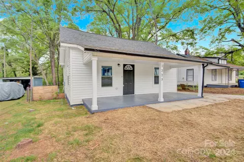 1223 4th St, Statesville, NC 28677