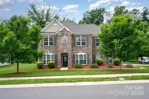 3002 Amesbury Hill Dr, Charlotte, NC 28269