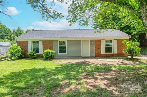 511 Milan E Rd E, Charlotte, NC 28216