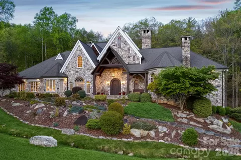 5712 Summit Rd, Purlear, NC 28665