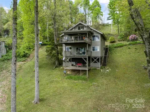 1628 Strawberry Ridge Rd, Spruce Pine, NC 28777
