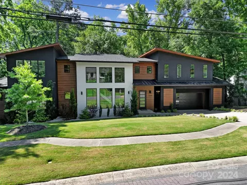 2732 Huntingtowne Farms Ln, Charlotte, NC 28210