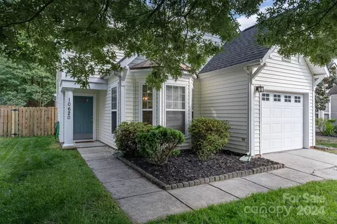 10620 Secret Garden Ln, Charlotte, NC 28214