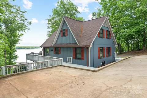 595 Carolina Dr, Troy, NC 27371